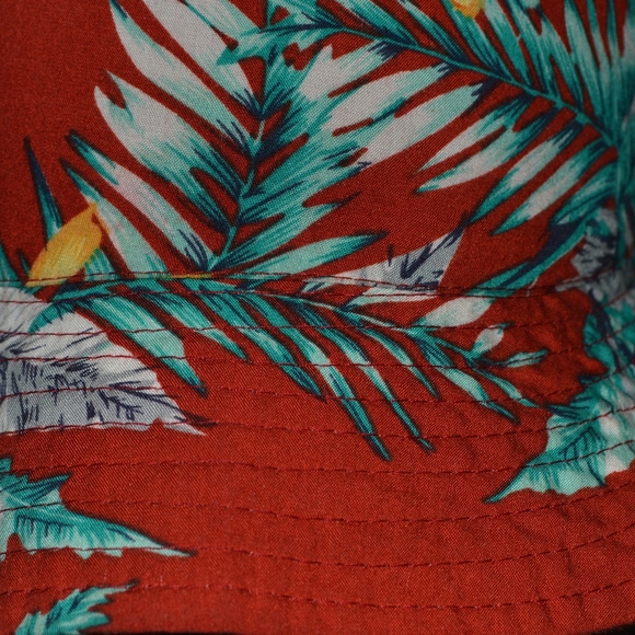 Red tropical style hat - Picture 2 of 3